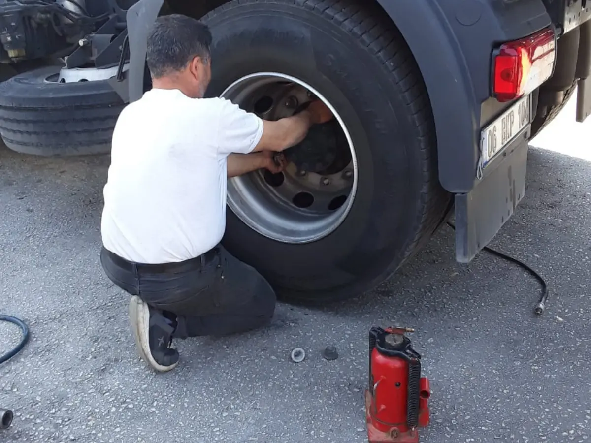 Özalp Oto Lastikçi